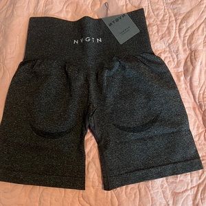 Black speckled contour seamless shorts